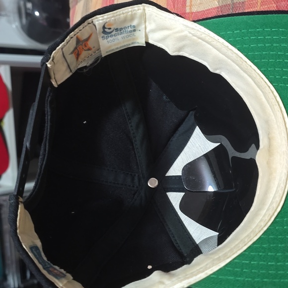 Vintage hat - Picture 3 of 3